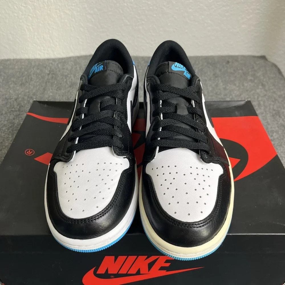 Nike Air Jordan 1 Retro Low OG White Powder Blue Black UNC CZ0790-104 Size 10.5